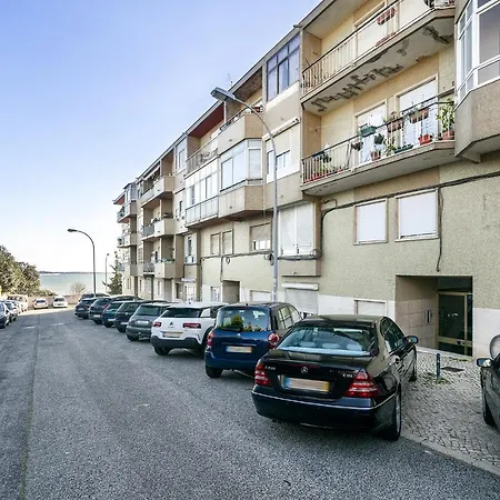 Whome Peaceful River Views In Perfect For Families Апартаменты Алжеш